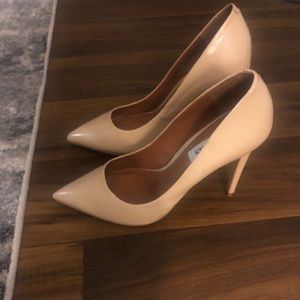Nude Steve Madden Pumps